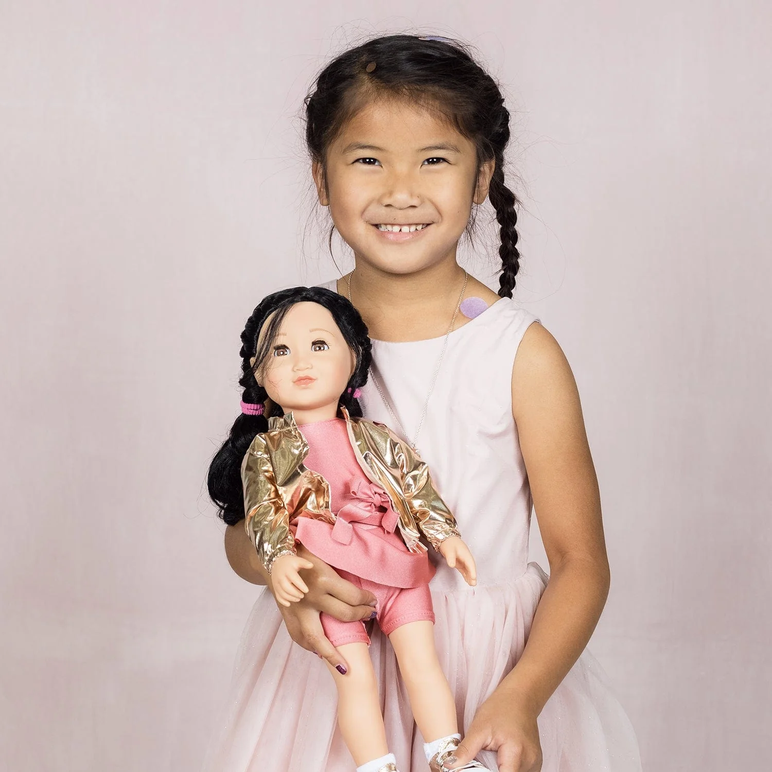 Amazing Girls 18 inch Doll Athletic Lily - Image 3